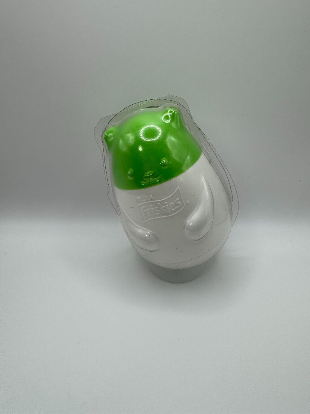 Friskies Purina Pull 'n Play Cat Treat Dispenser Toy Wobbles Rolls - New